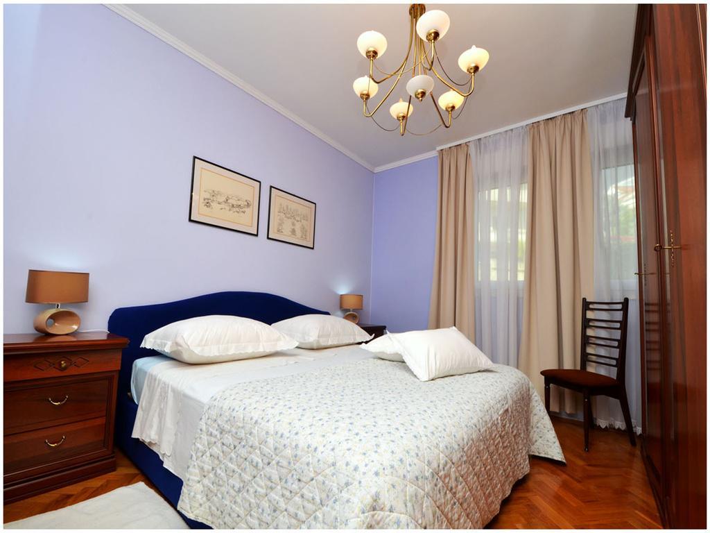 Apartment Laura Podstrana Rom bilde