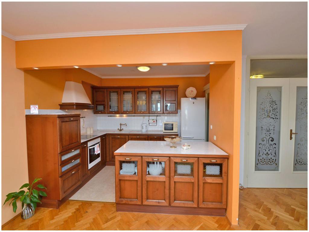 Apartment Laura Podstrana Rom bilde