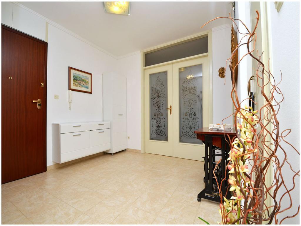 Apartment Laura Podstrana Rom bilde