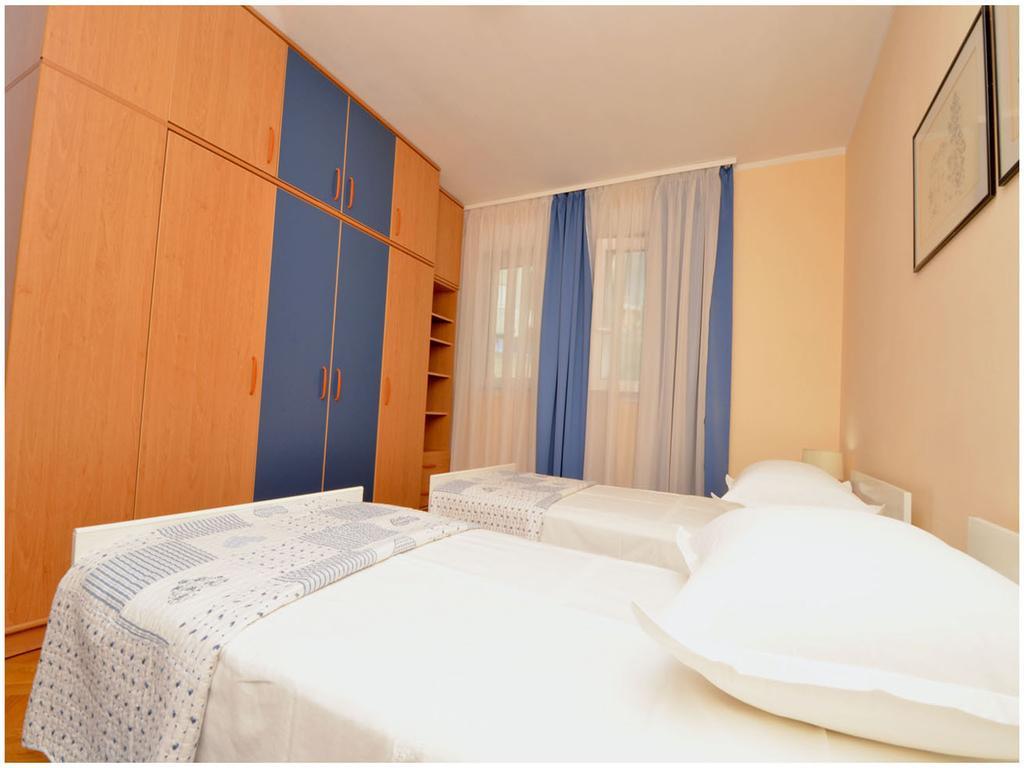 Apartment Laura Podstrana Rom bilde